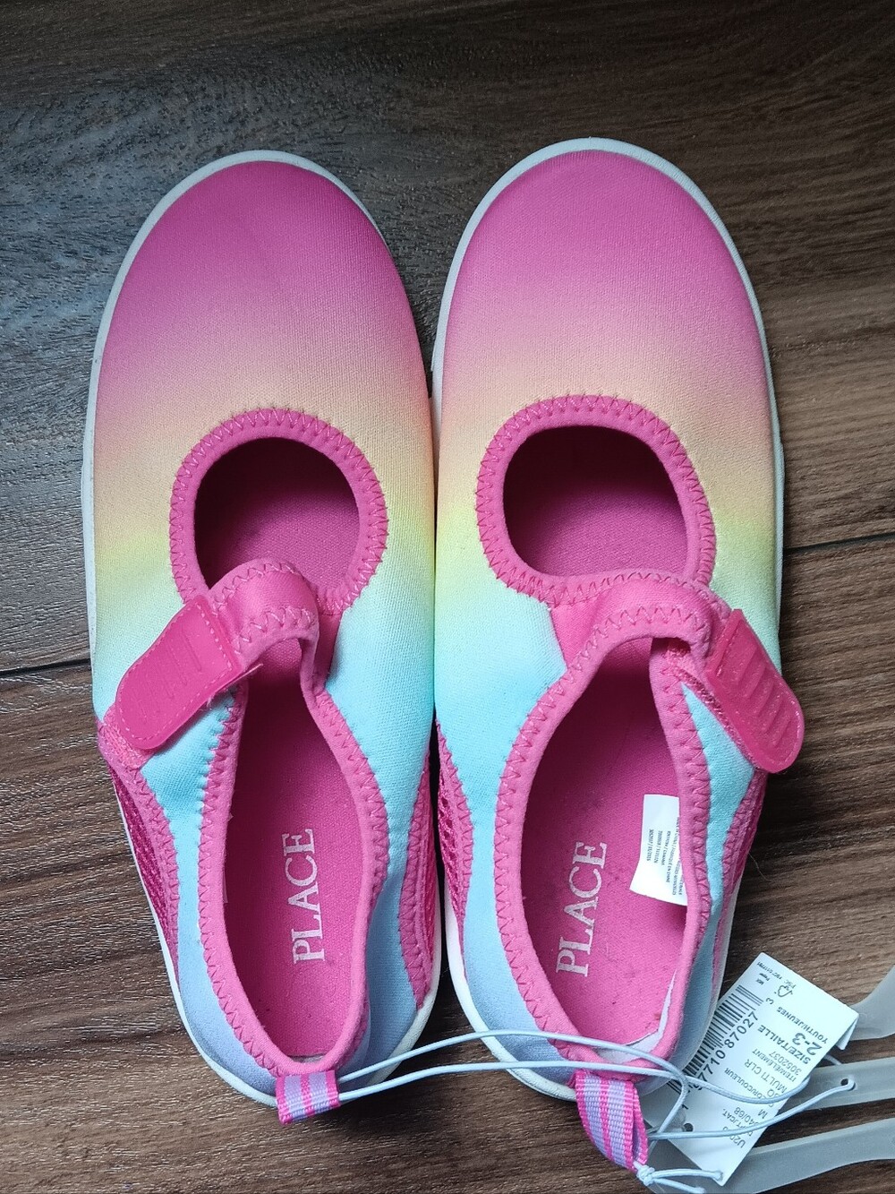 NWT Kids Colorful Water Shoes